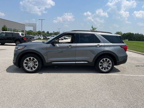 Used 2025 Ford Explorer Active w/ Active Comfort Package image 49