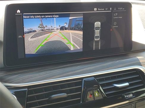 Used 2023 BMW 530i w/ Premium Package image 28