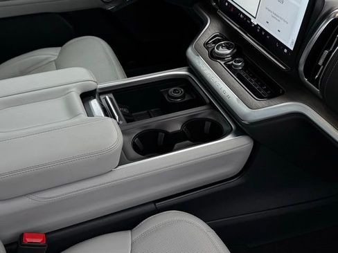 Certified 2025 Ford Expedition Max Platinum image 29