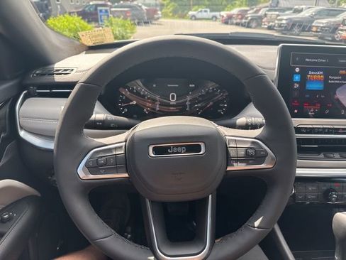 New 2025 Jeep Compass Limited w/ Sun & Sound Group image 15
