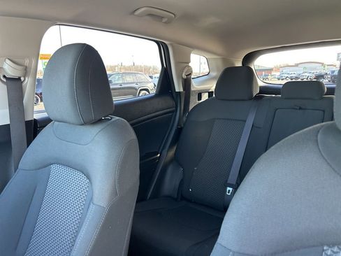 Used 2024 Kia Sportage LX image 11