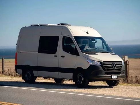 Used 2021 Mercedes-Benz Sprinter 2500 image 7