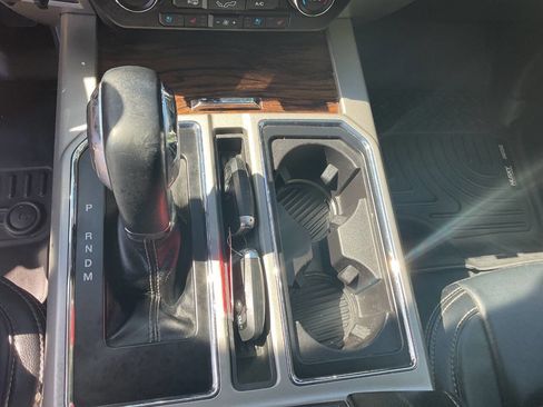 Used 2019 Ford F150 Lariat w/ Trailer Tow Package AWD/4WD image 19