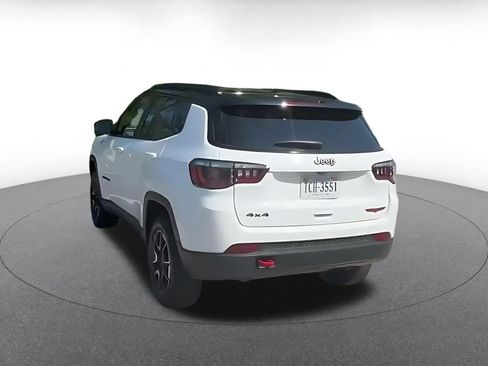Used 2025 Jeep Compass Trailhawk AWD/4WD image 11