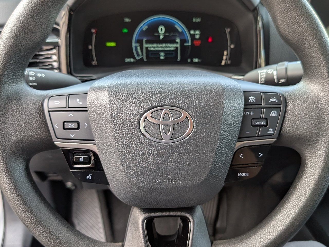 Used 2025 Toyota Camry LE FWD image 18