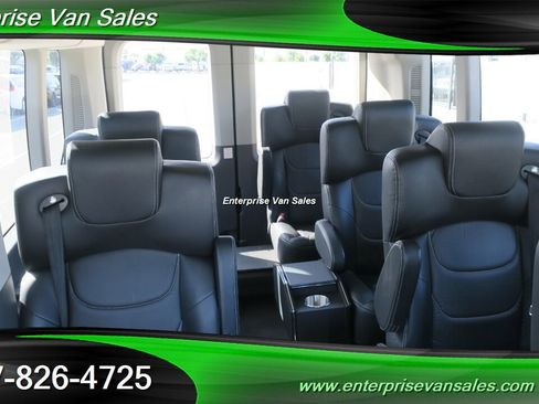 Used 2023 Ford Transit 350 XLT image 5