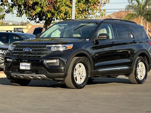 Used 2024 Ford Explorer XLT w/ Equipment Group 202A image 8