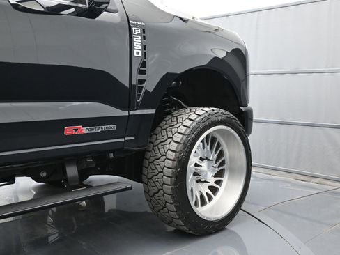Used 2025 Ford F250 Platinum w/ Platinum Plus Package image 52