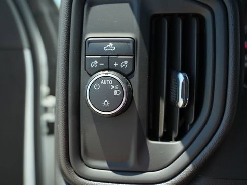 Used 2022 Chevrolet Silverado 1500 Custom RWD image 33