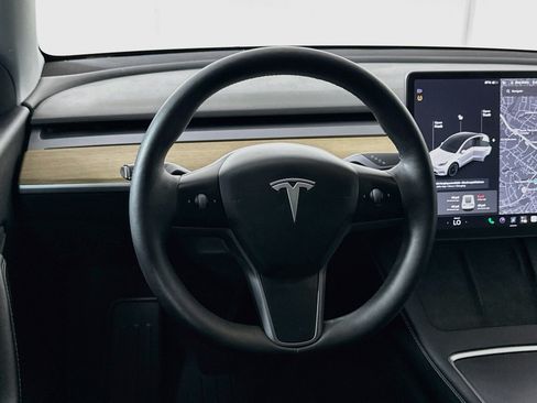 Used 2021 Tesla Model Y Long Range AWD/4WD image 17