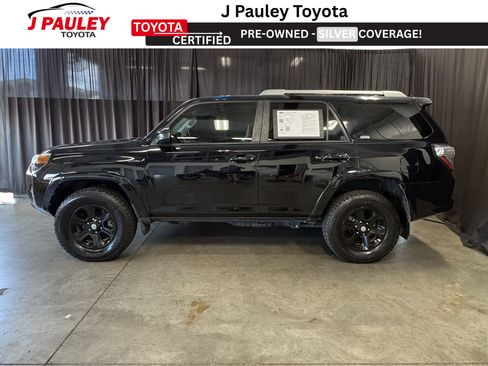 Certified 2017 Toyota 4Runner SR5 AWD/4WD image 2