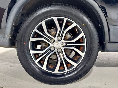 Used 2016 Mitsubishi Outlander SE image 33