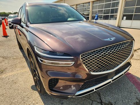 Used 2022 Genesis GV70 2.5T w/ Select Package AWD/4WD image 2