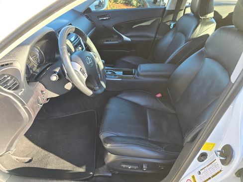 Used 2011 Lexus IS 250 w/ Premium Pkg Value Edition image 25