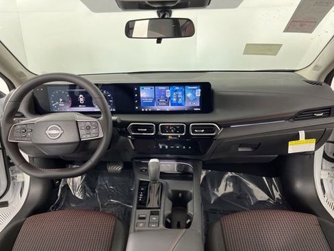 New 2026 Nissan Sentra SR w/ Floor Mat Package FWD image 38
