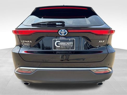 Used 2024 Toyota Venza XLE AWD/4WD image 4