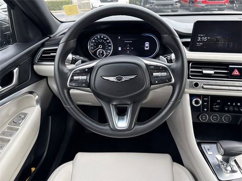 Used 2025 Genesis G70 2.5T image 12