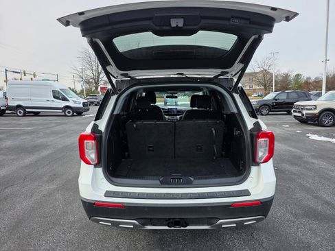 Certified 2022 Ford Explorer XLT w/ Equipment Group 202A image 9