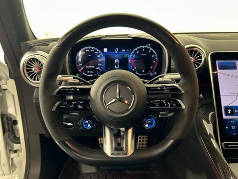 Used 2022 Mercedes-Benz SL 63 AMG 4MATIC image 11