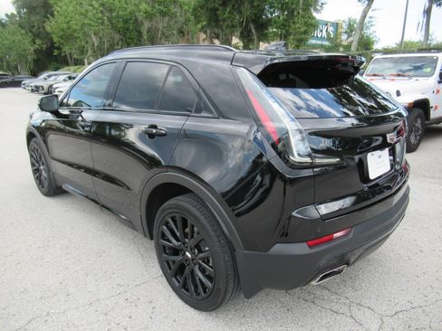 Used 2022 Cadillac XT4 Sport w/ Comfort Package FWD image 5
