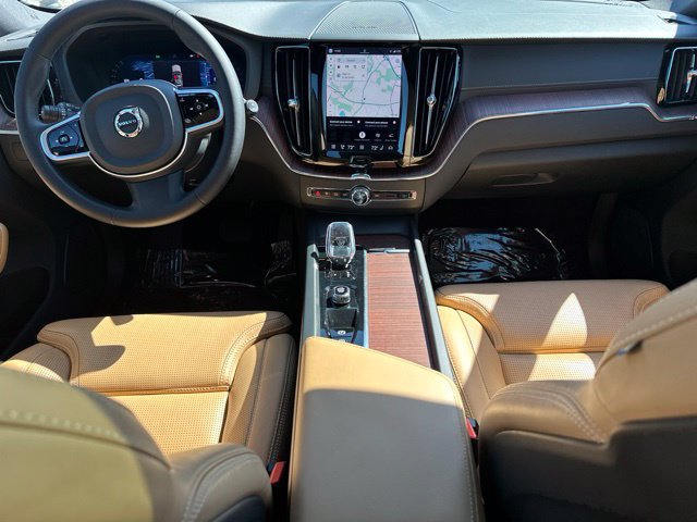 Certified 2023 Volvo XC60 B6 Ultimate w/ Protection Package Premier AWD/4WD image 16