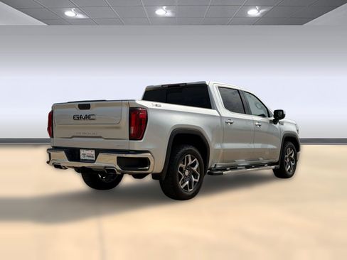 Used 2022 GMC Sierra 1500 SLT w/ SLT Premium Package AWD/4WD image 9