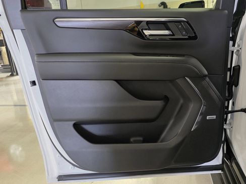 New 2026 Chevrolet Suburban LT w/ Comfort Package image 13