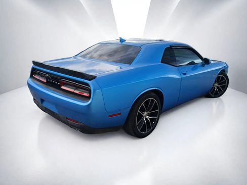 Used 2016 Dodge Challenger R/T Scat Pack w/ Leather Interior Group RWD image 4