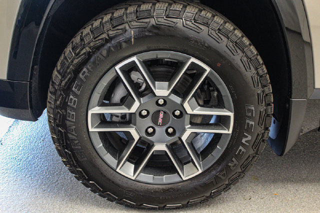 New 2027 GMC Terrain AT4 w/ Technology Package II AWD/4WD image 27