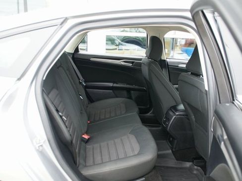 Used 2020 Ford Fusion SE image 29