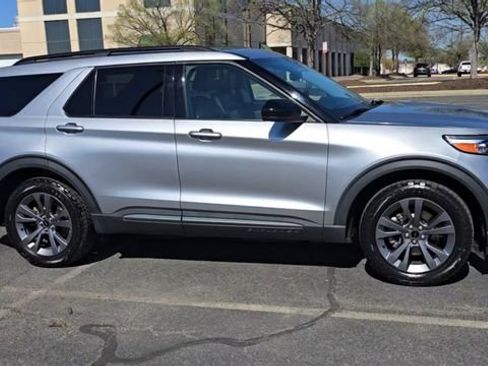 Certified 2022 Ford Explorer XLT w/ Equipment Group 202A image 2