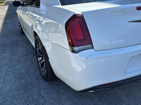 Used 2018 Chrysler 300 S image 36