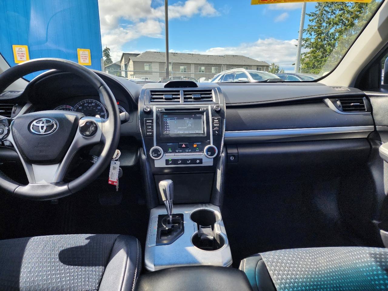 Used 2014 Toyota Camry SE FWD image 24