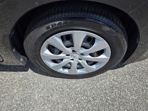 Used 2016 Toyota Corolla LE FWD image 11