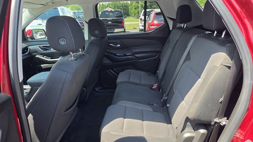 Used 2020 Chevrolet Traverse LT FWD image 10