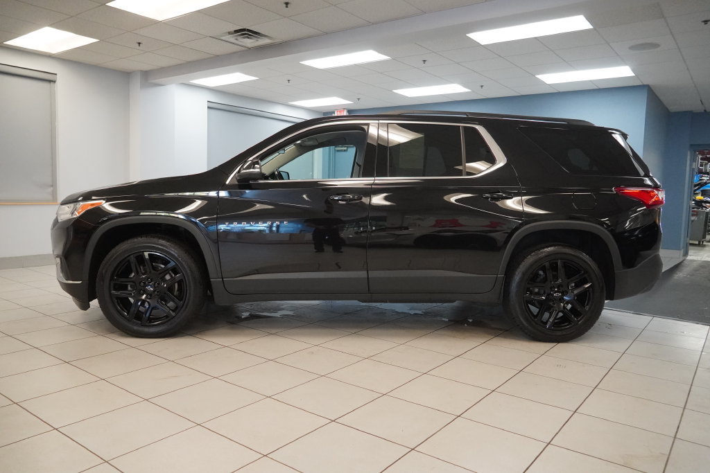 Used 2021 Chevrolet Traverse LT FWD image 2