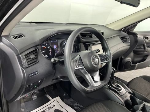 Used 2020 Nissan Rogue S FWD image 19