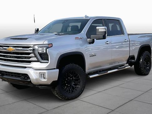 Used 2020 Chevrolet Silverado 2500 LTZ w/ LTZ Texas Edition image 3