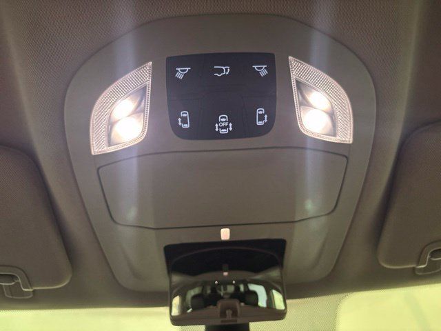Used 2024 Chrysler Pacifica Limited FWD image 33
