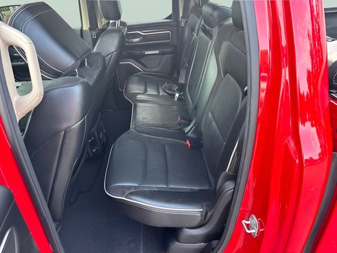 Used 2019 RAM 1500 Laramie AWD/4WD image 10