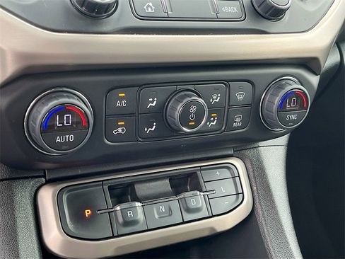 Used 2022 GMC Acadia Denali w/ Denali Ultimate Package image 16