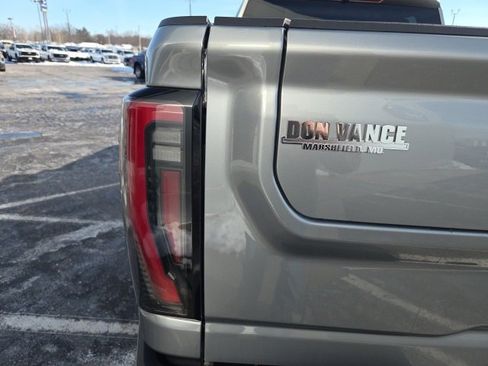 Used 2025 GMC Sierra 2500 AT4 image 35