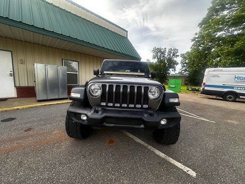 Used 2018 Jeep Wrangler Unlimited Sport AWD/4WD image 8