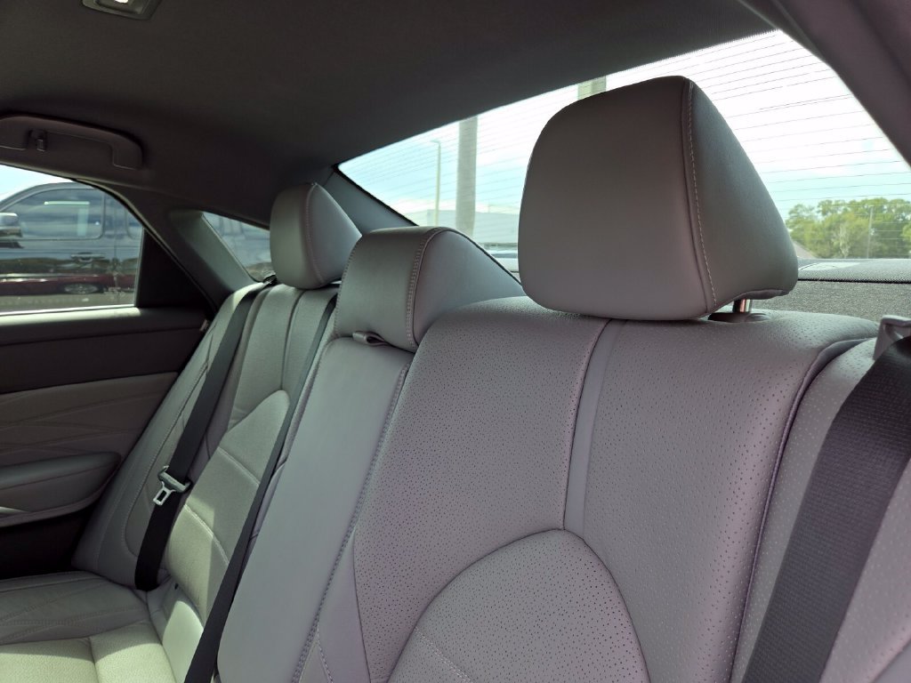 Used 2020 Toyota Avalon Limited w/ Advanced Safety Package FWD image 21
