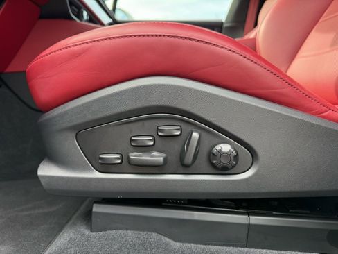 Used 2025 Porsche Macan 4 Electric image 26