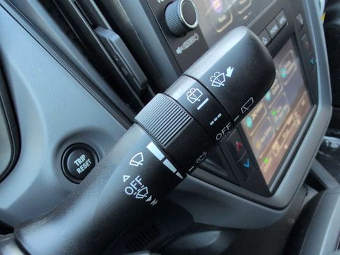 Used 2025 Subaru Crosstrek 2.0i image 26