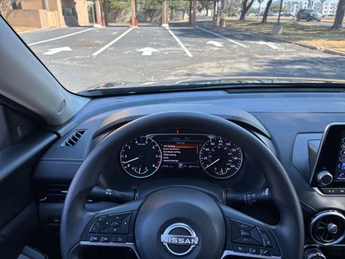 Used 2025 Nissan Sentra SV image 29