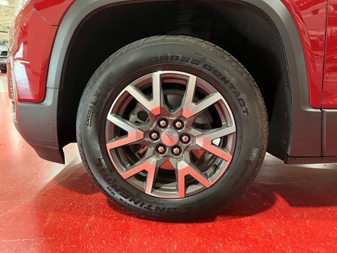 Certified 2023 GMC Acadia SLE w/ Driver Convenience Package image 6