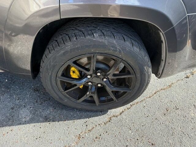 Used 2017 Jeep Grand Cherokee SRT AWD/4WD image 5
