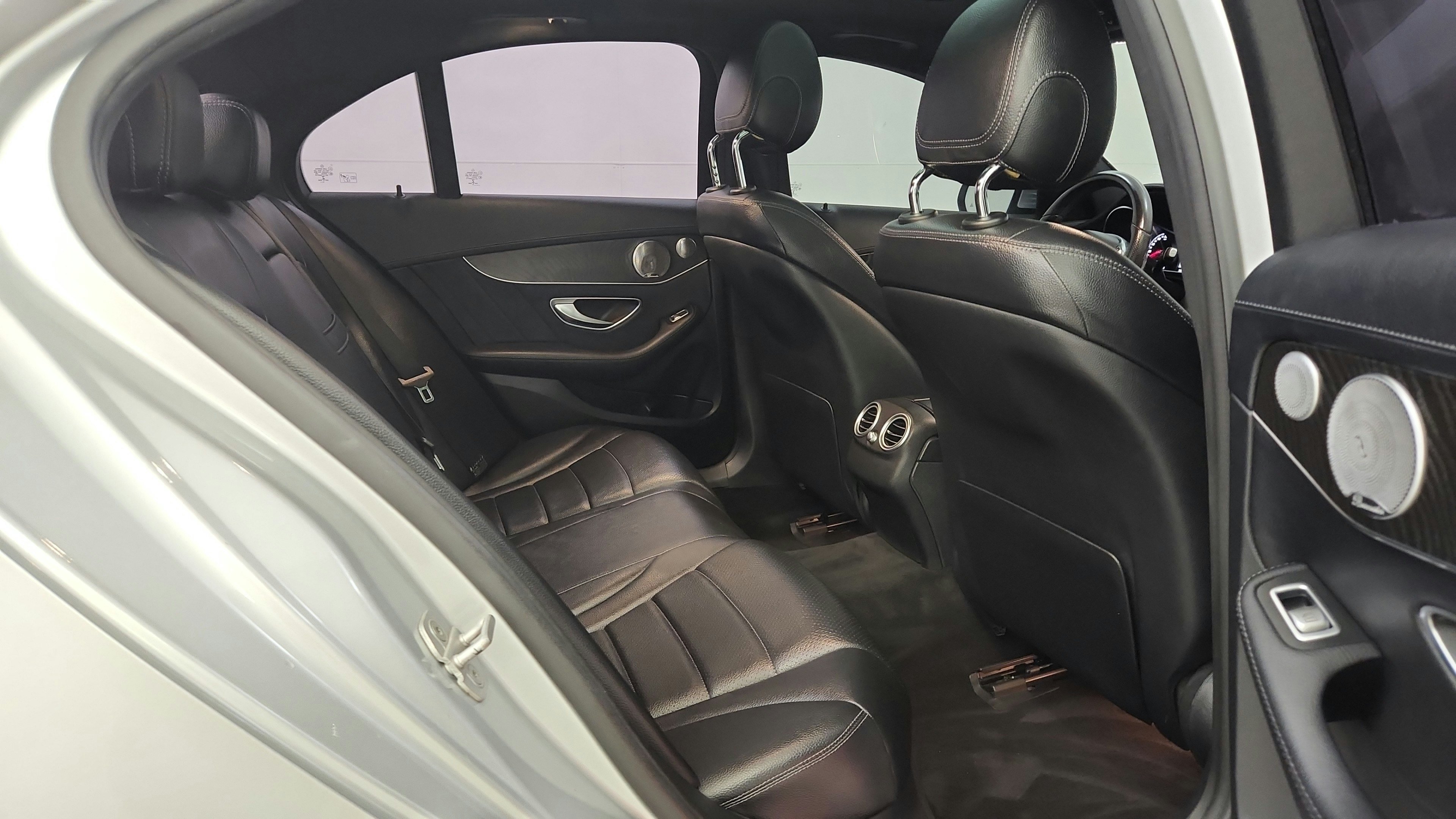 Used 2015 Mercedes-Benz C 300 Sedan image 32